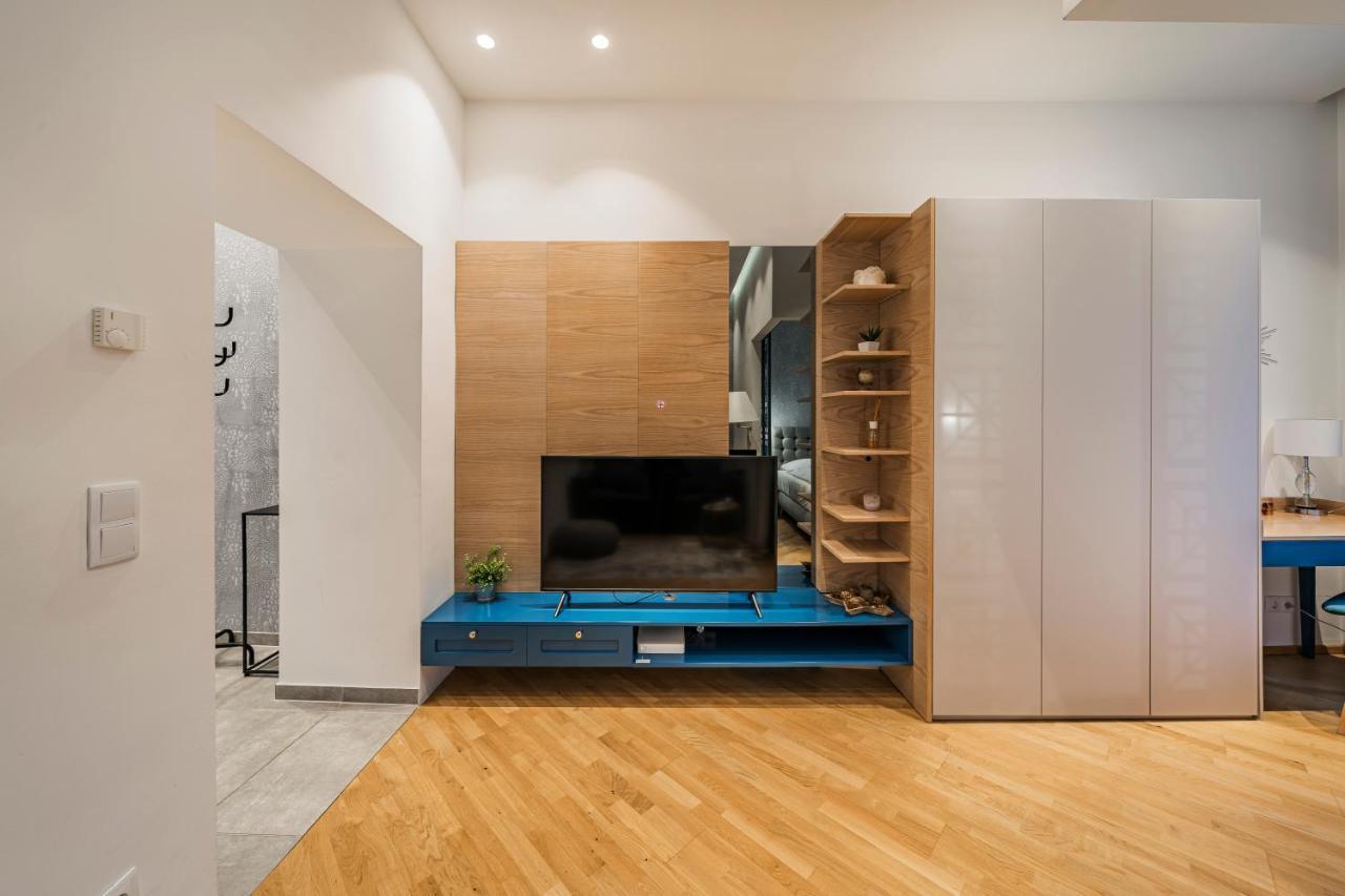 Zeus Design - Reumannplatz * Viena